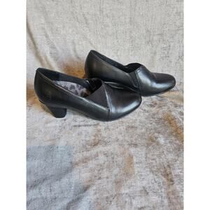 Vionic Women’s Black Slip-On Round Toe Pump, US 6 UK 4 EU 37